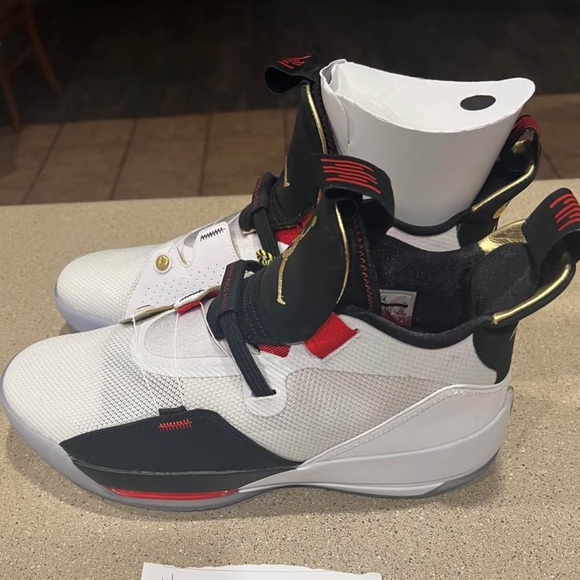 Jordan XXXIII - Picture 3 of 7